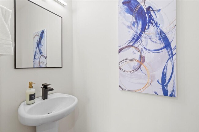 Building Photo - 1319 Anderson St