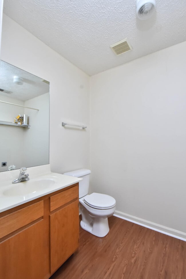 Building Photo - 537 Deaton Pl