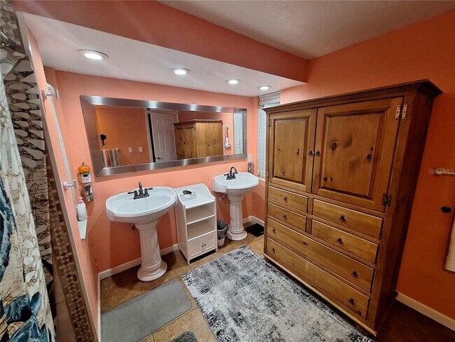 Building Photo - 4050 Yucatan Cir