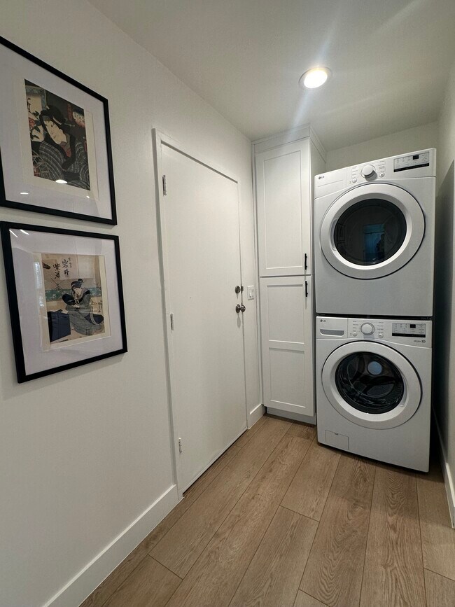 Building Photo - 2303 Amherst Ave