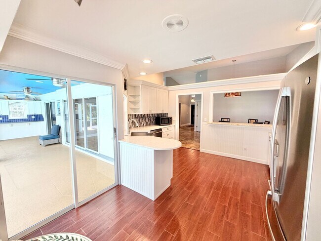 Building Photo - ** BERKSHIRE LAKES ** 3 BED / 2 BATH - SINGLE FAMILY - POOL HOME - GREAT LOCATION! - ANNUAL RENTAL