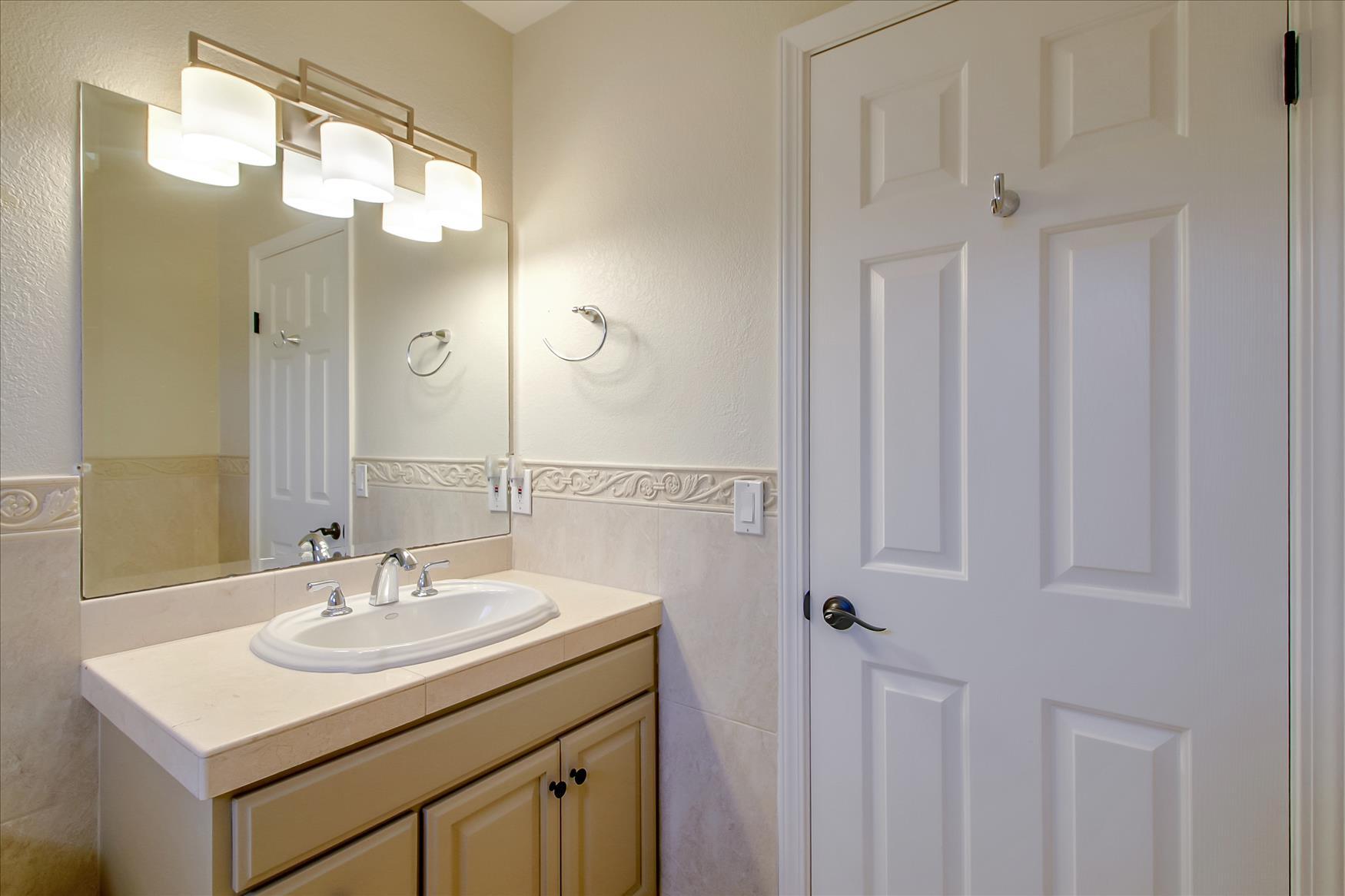 Building Photo - 6738 Tannahill Dr