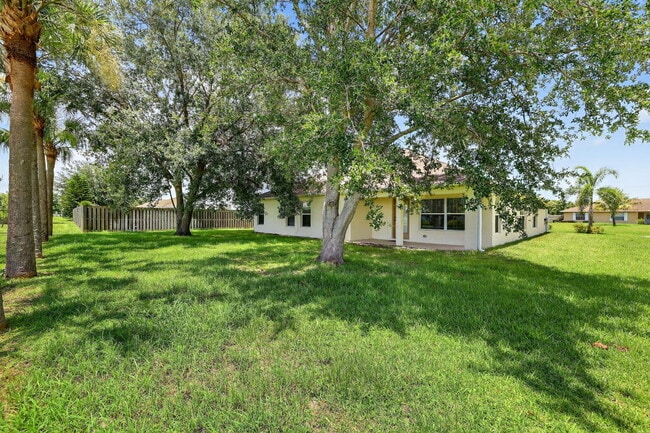 Building Photo - 4382 SW Appleseed Rd