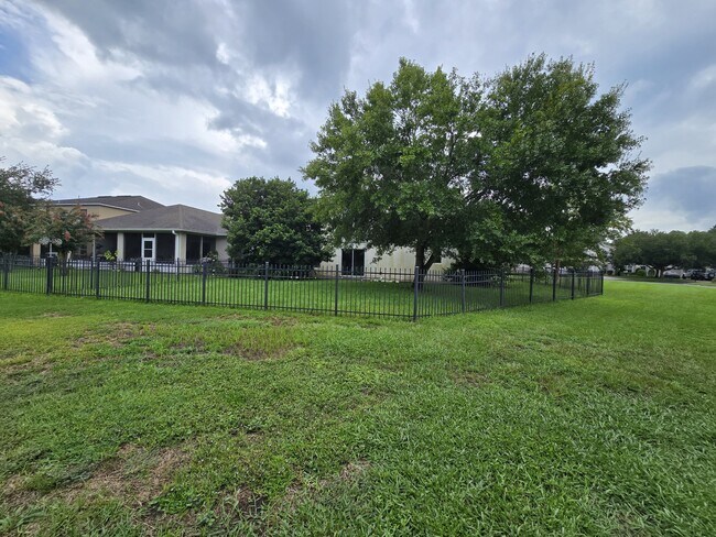 Building Photo - 405 Brooklet Cir