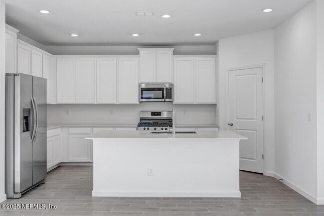 Building Photo - 146 WHITE RABBIT