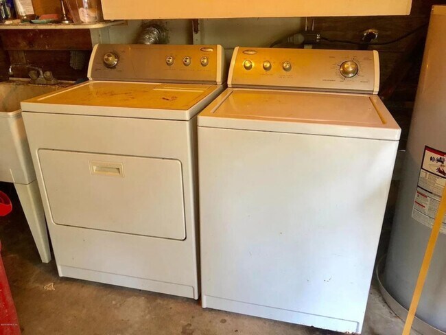 Building Photo - 1258 Monterey St