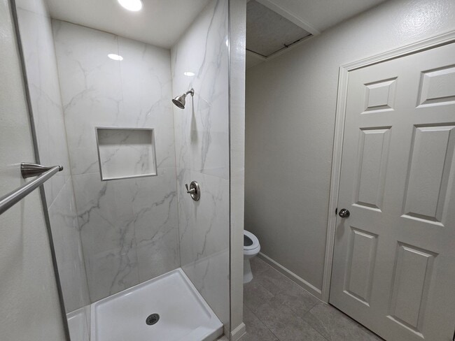 Building Photo - 801 Capehart Ct