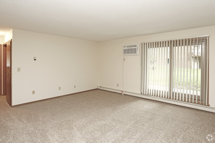 Large Living Area - Oakshire Apartments