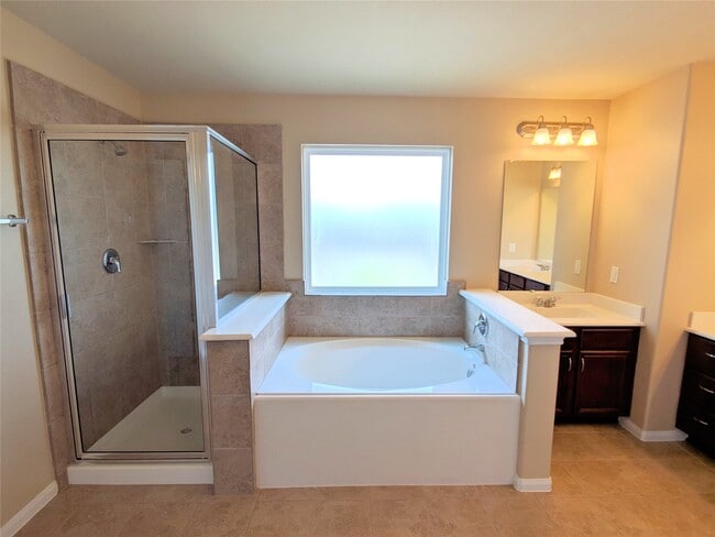 Building Photo - 24726 Colonial Elm Dr