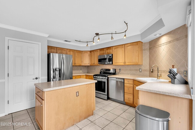 Building Photo - 203 Muskflower Ct