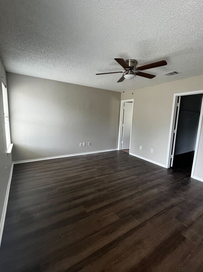 Building Photo - 1601 Hedgewood Trail