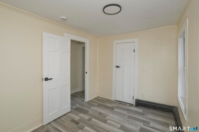 Building Photo - 47 Maple Ave