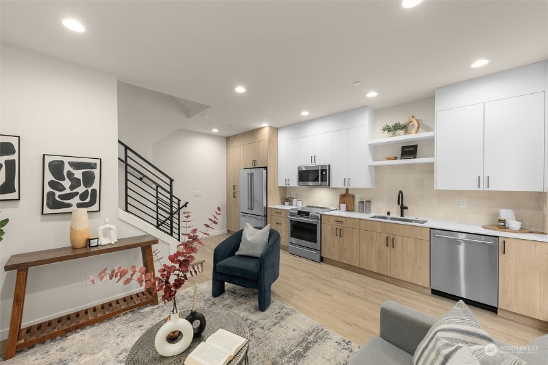 Building Photo - 1120 13th Ave