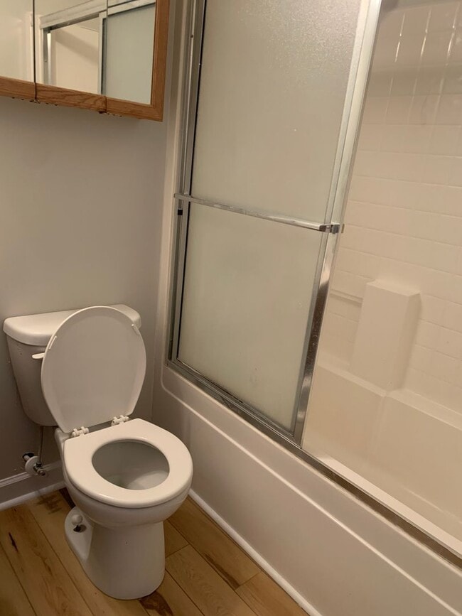 Building Photo - 3  Bedroom Townhome