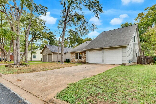 Building Photo - 9706 Moorberry St