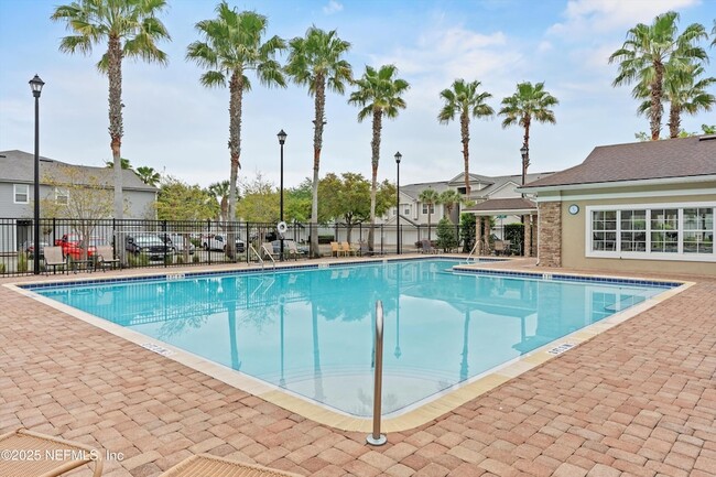 Building Photo - 7043 Deer Lodge Cir