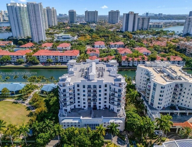 Building Photo - 3030 NE 188th St