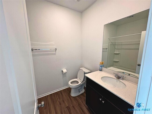 Building Photo - 124 Rooster Wy