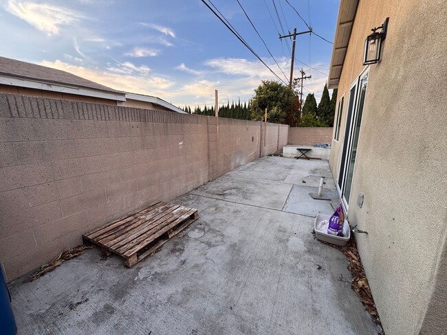 Building Photo - ADU Westminster