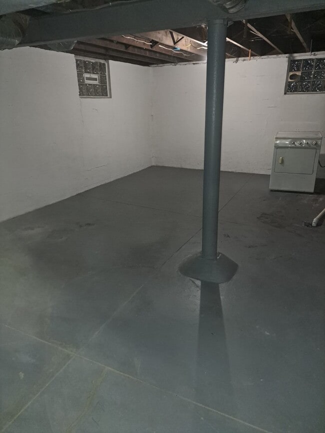 Building Photo - 1114 Fairbanks Ave