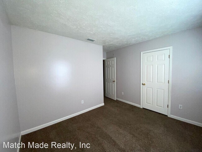 Building Photo - 4 br, 2 bath House - 1217 Clock St.