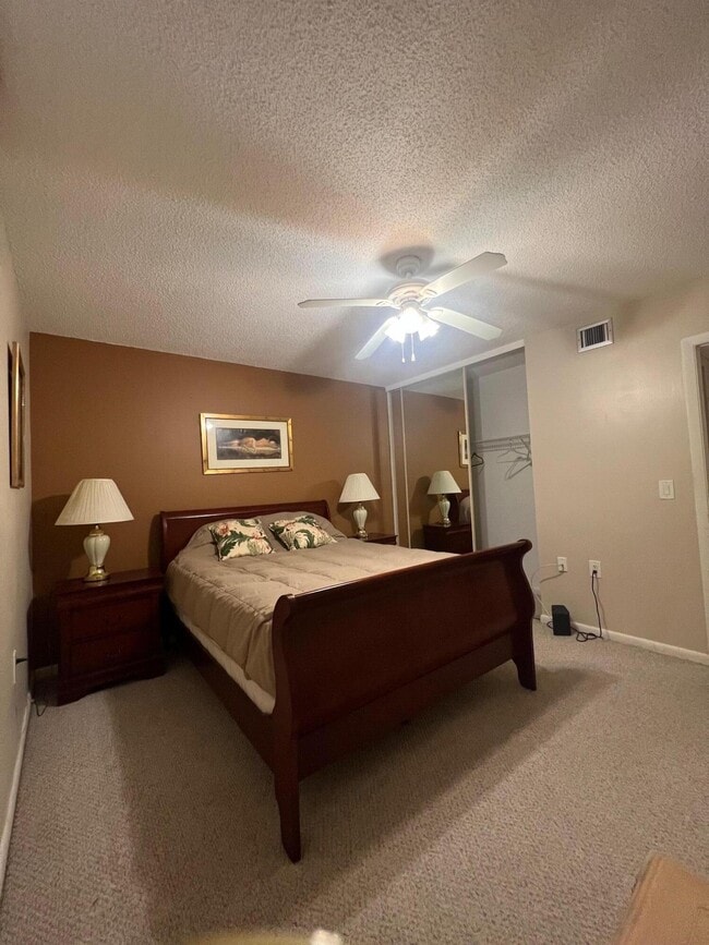 Building Photo - 3826 Whitehall Dr