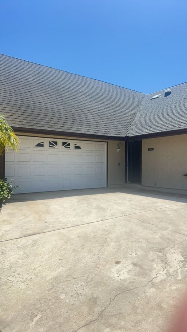 Building Photo - 1356 Bobolink Dr