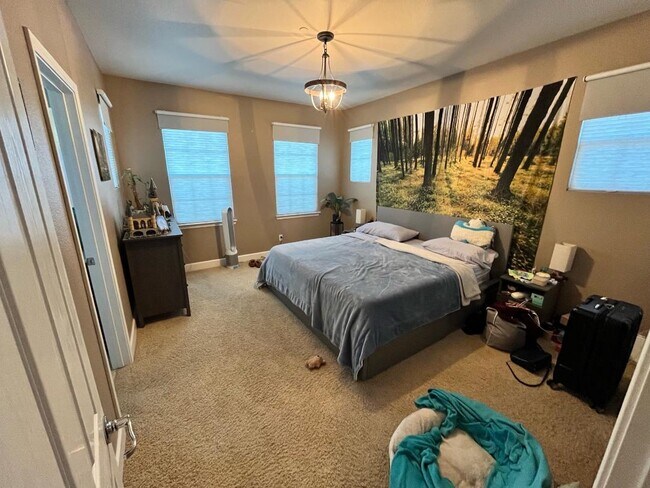 Building Photo - 2270 Bell Flower Ln