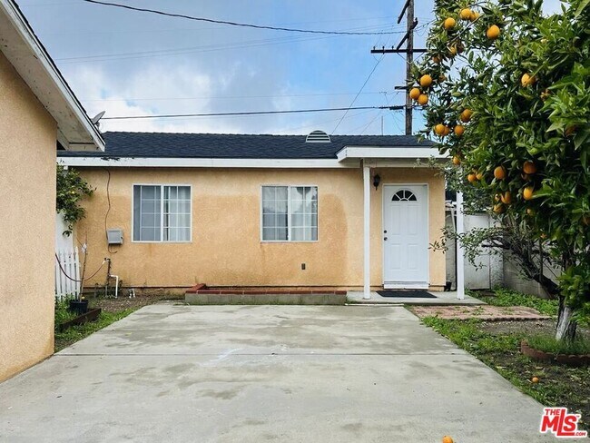 Building Photo - 13577 Mercer St