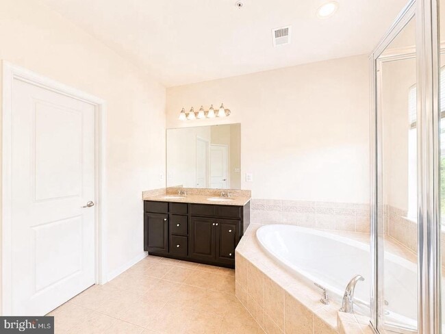 Building Photo - 22605 Winding Woods Way