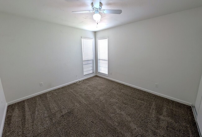 Building Photo - 2 Bedroom Condo in the Escalante Community...