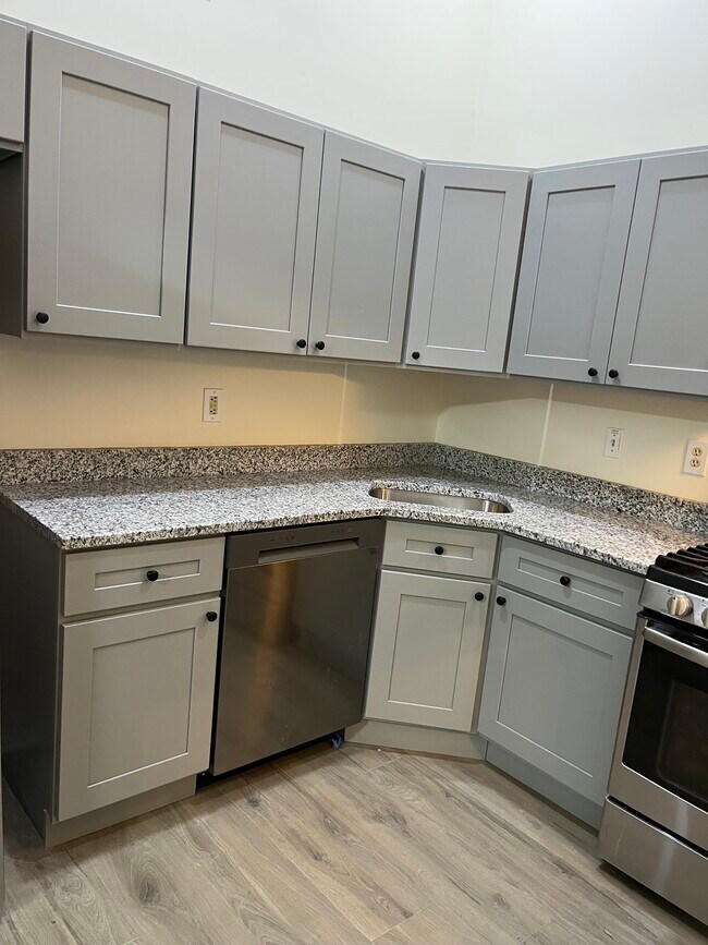 New Kitchen_1 - 29 Amberly Ct