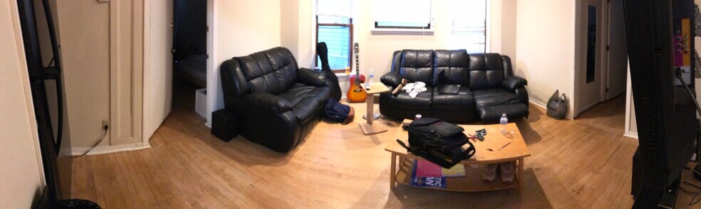 living room - 543 W Mifflin St