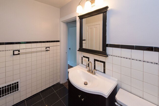 Building Photo - COVEDALE- 3 bedroom 1.5 bath Tudor with up...