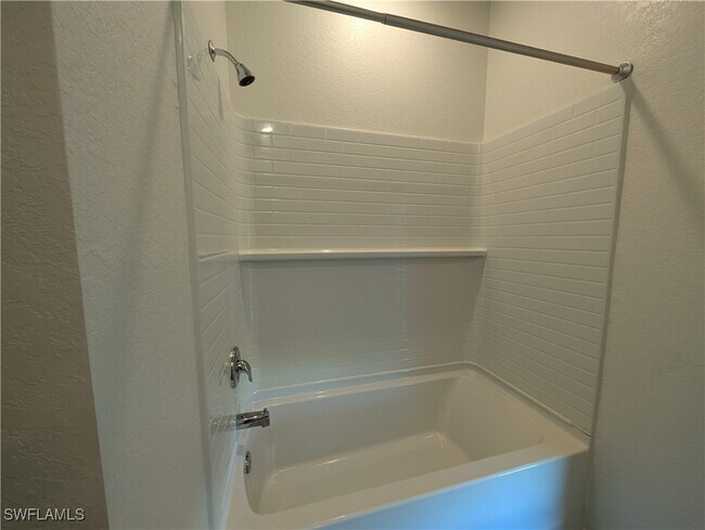 Building Photo - 4208 NE 15th Pl