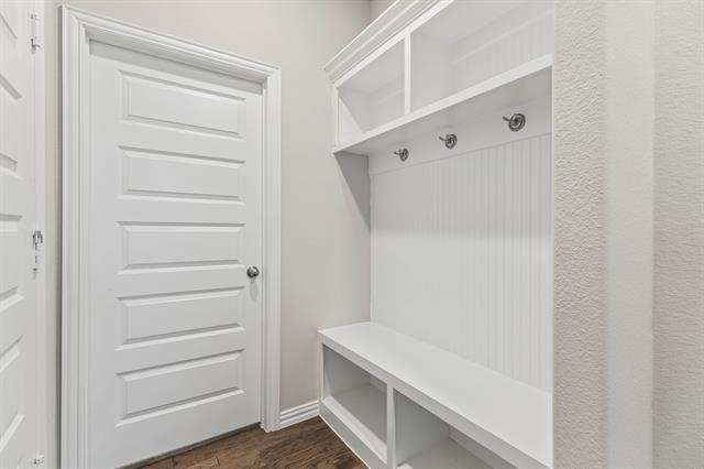 Building Photo - 1104 Milfoil Dr