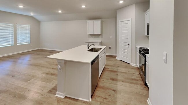 Building Photo - 6101 Green Meadow Ln