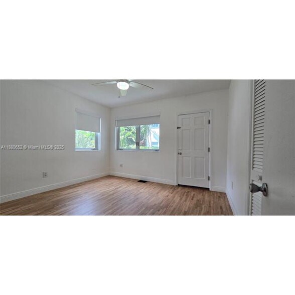 Building Photo - 3915 Ponce de Leon Blvd