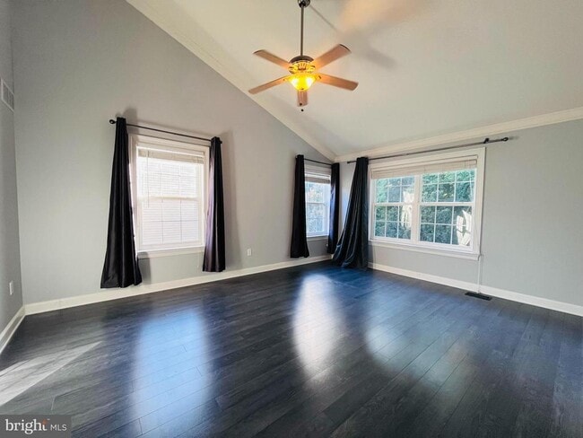 Building Photo - 115 Topaz Cir