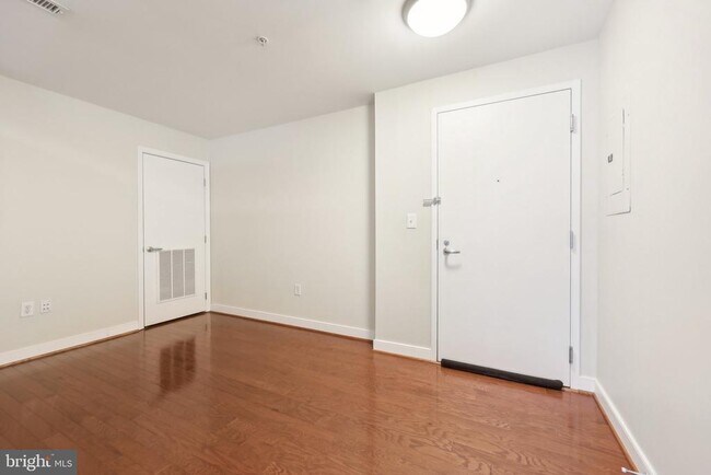 Building Photo - 155 Potomac Passage