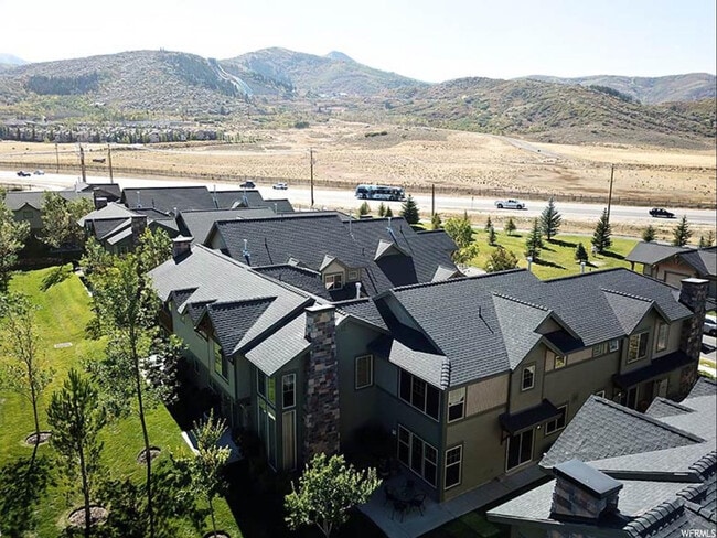 Building Photo - 6010 N Fox Pointe Cir
