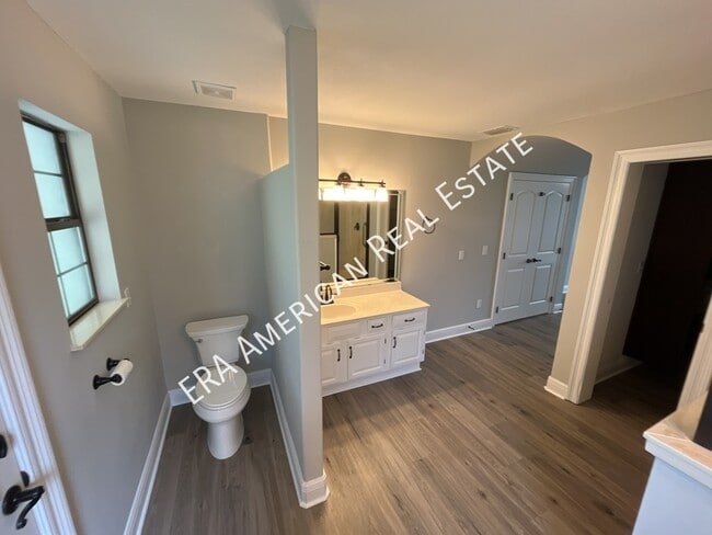 Building Photo - 18 Meigs Dr