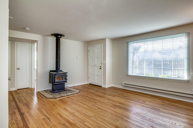 Building Photo - 9238 15th Ave SW