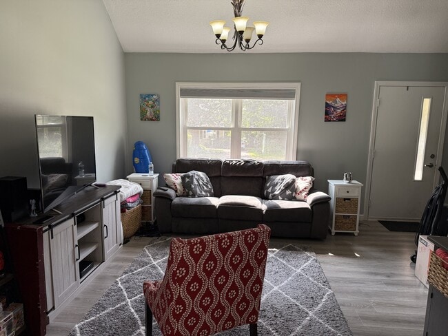 Primary Photo - 43B Dale Rd
