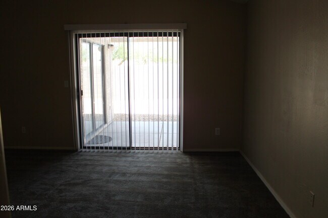 Building Photo - 921 S Val Vista Dr