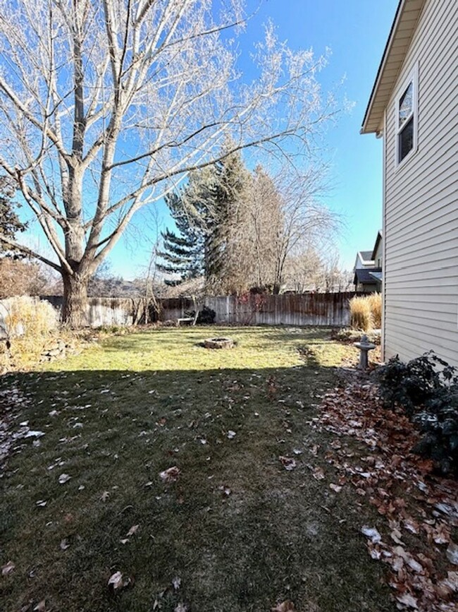 Building Photo - Charming 3 Bedroom home with Backyard Oasis!