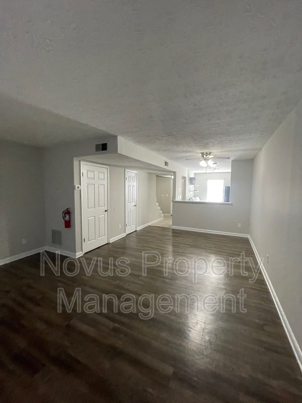 Building Photo - 761 South St