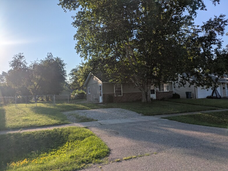 Building Photo - 6407 Richalle St