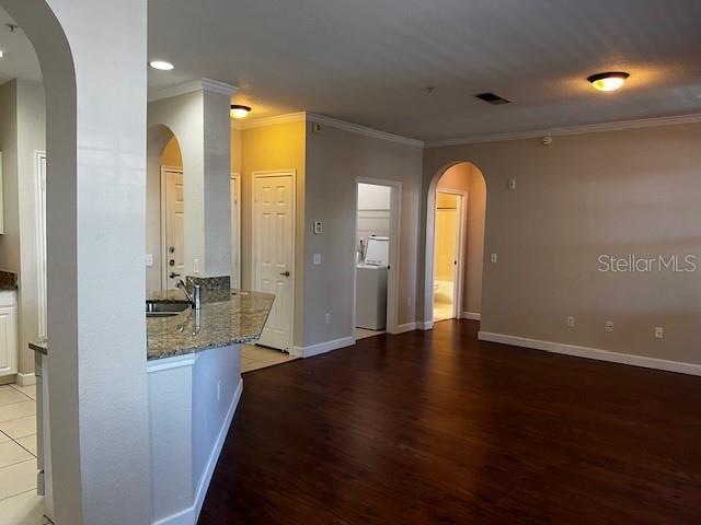 Building Photo - 860 N Orange Ave