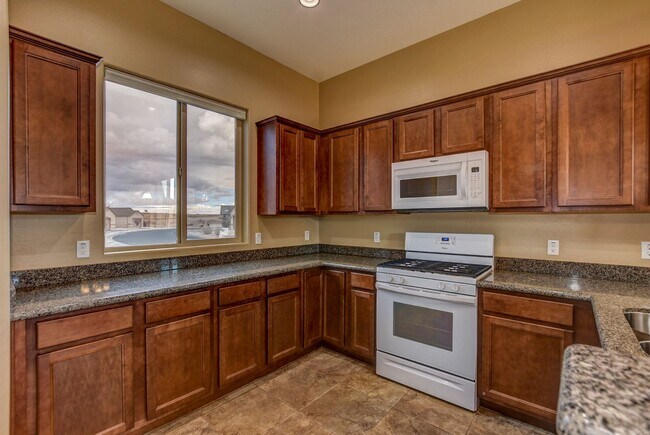 Building Photo - 3 Bed 2 Bath Home with 2.5 Car Garage for Rent in Granville!